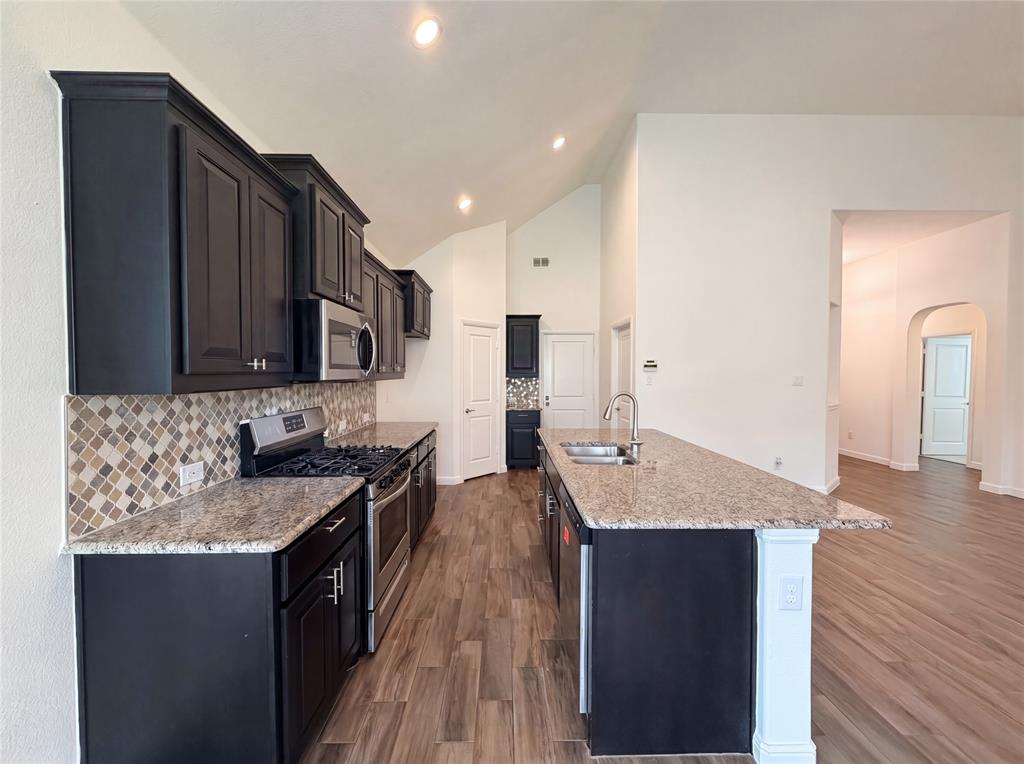 929 Dove Cove