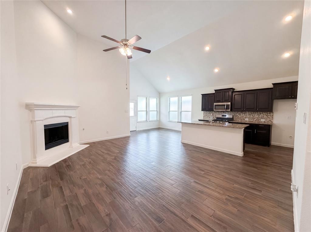 929 Dove Cove