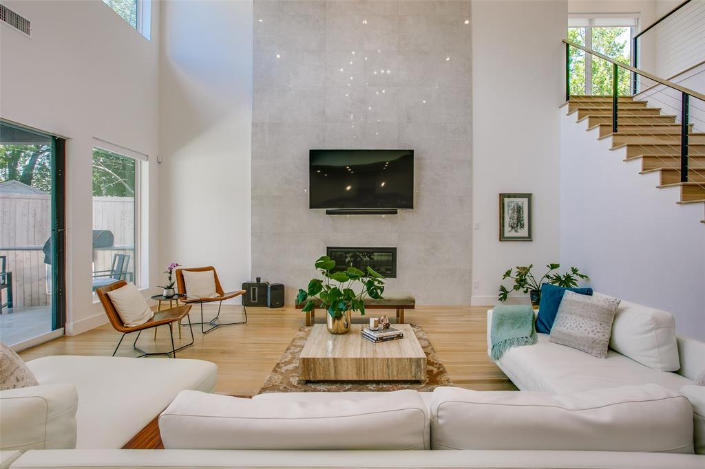 3811 Lively Lane