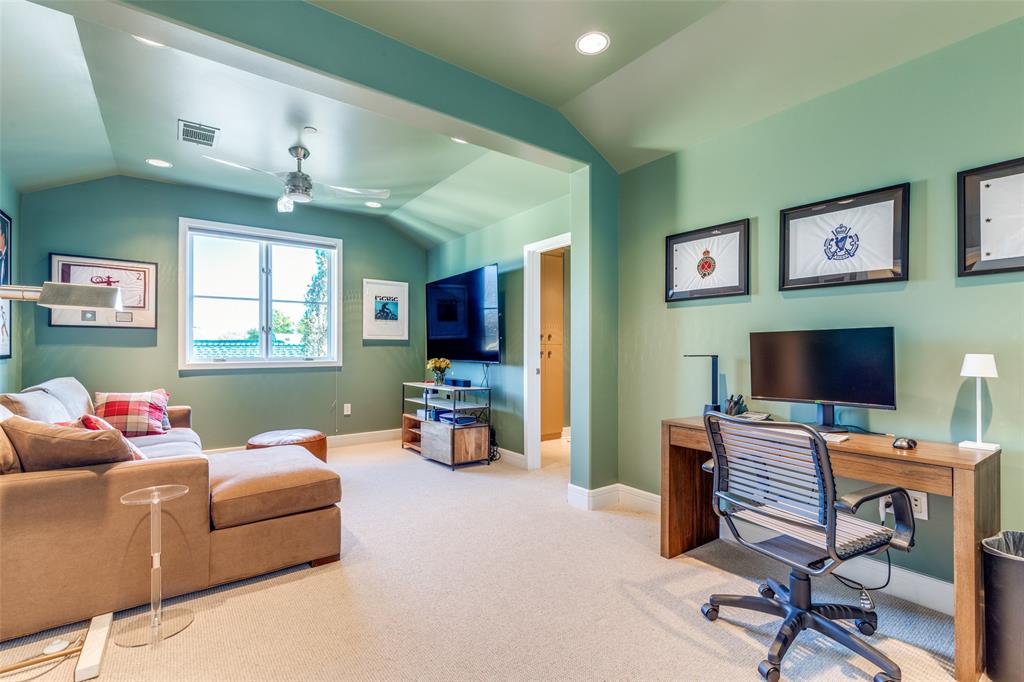 Hawthorne Bend Condos - Residential