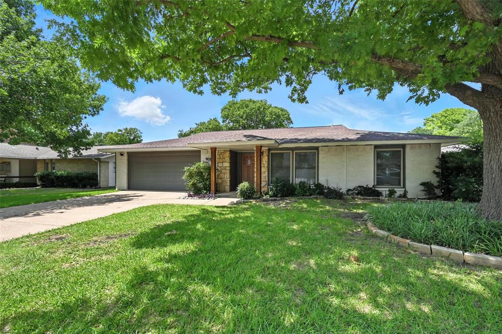 908 Wayside