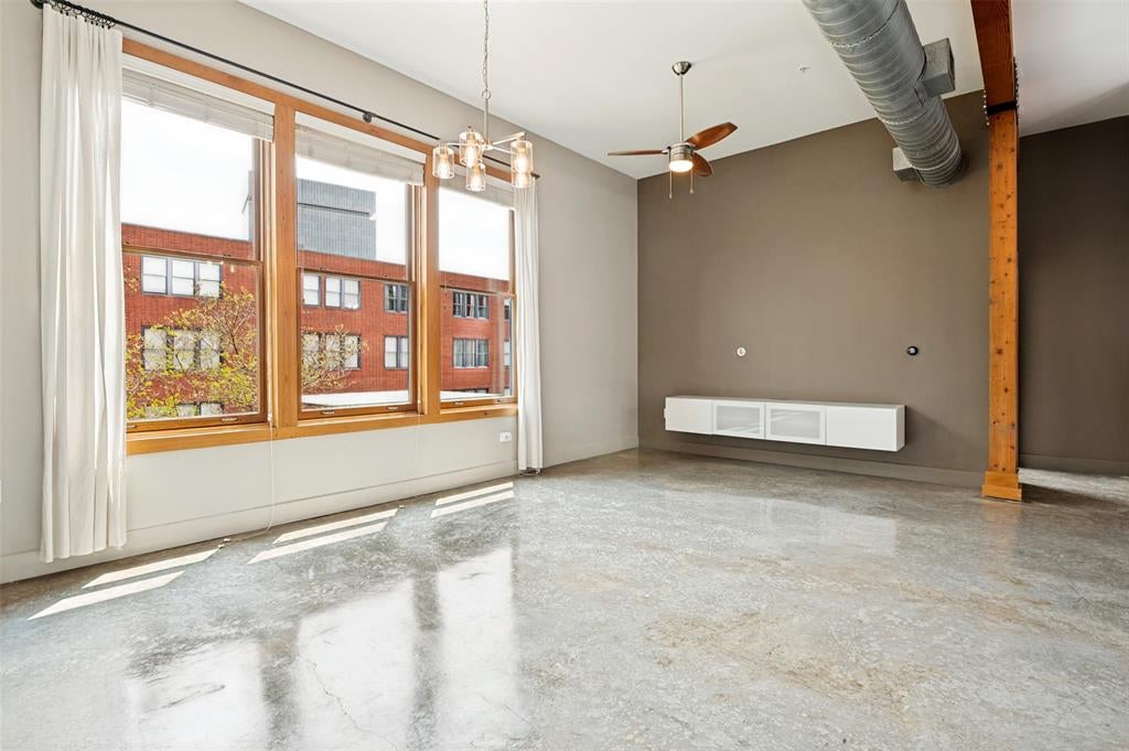 2502 Live Oak Street 208