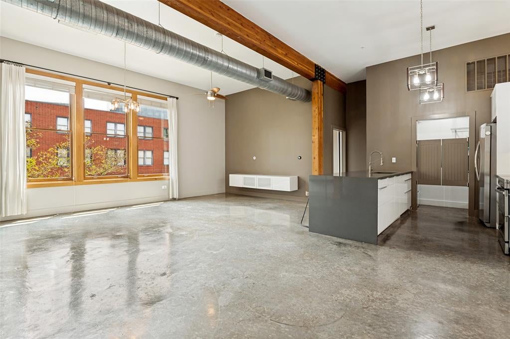 2502 Live Oak Street 208