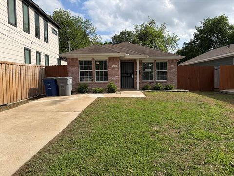 Photo of 1728 Mcbroom Street, Dallas, TX 75212 (MLS # 21238375)