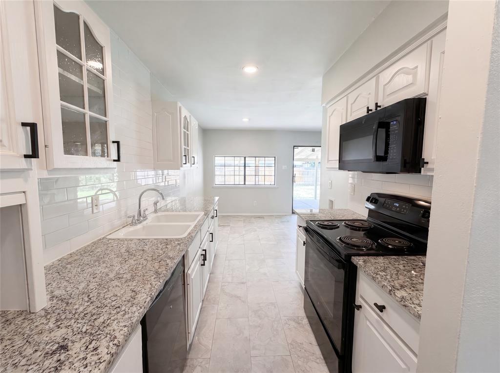 1102 Hillwood Drive