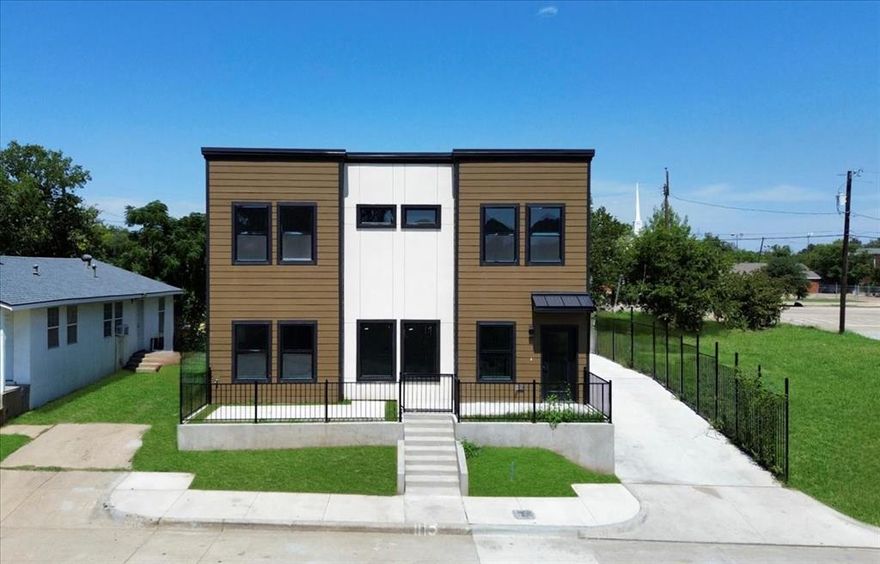 FIRST MONTH FREE! Be the first to live in this stunning new construction duplex just minutes from Downtown Fort Worth. With modern architecture and sleek finishes throughout, this home offers bright open living spaces, a designer kitchen with quartz countertops, and spa-inspired bathrooms. Large windows fill the home with natural light while providing views of the park right across the street. A private two-car garage with gated access adds convenience and security.

Enjoy the best of both worlds — a quiet setting across from green space, yet only five minutes from the restaurants, shops, and energy of downtown.