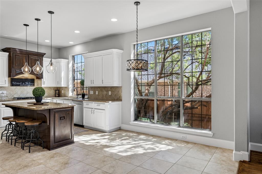 813 Moss Cliff Circle