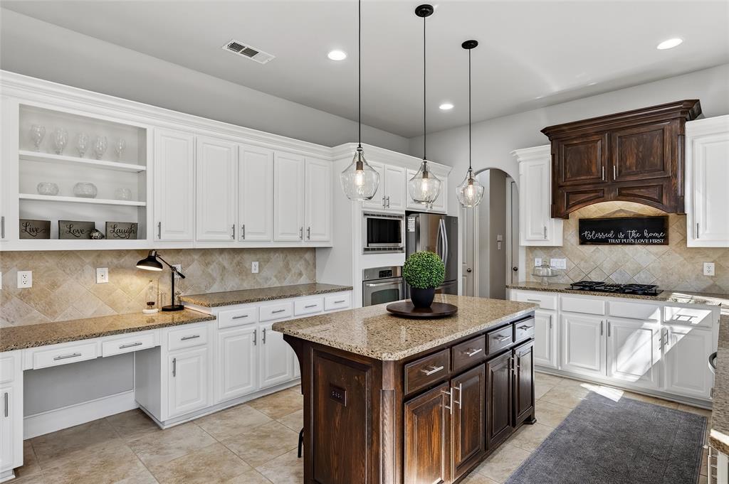 813 Moss Cliff Circle