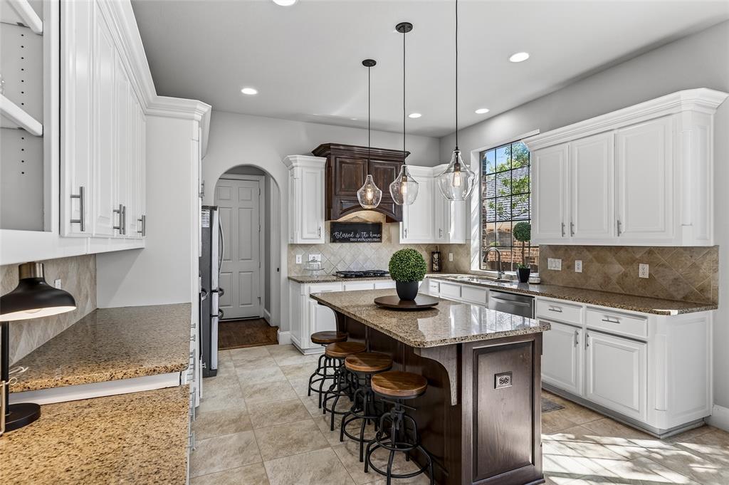 813 Moss Cliff Circle