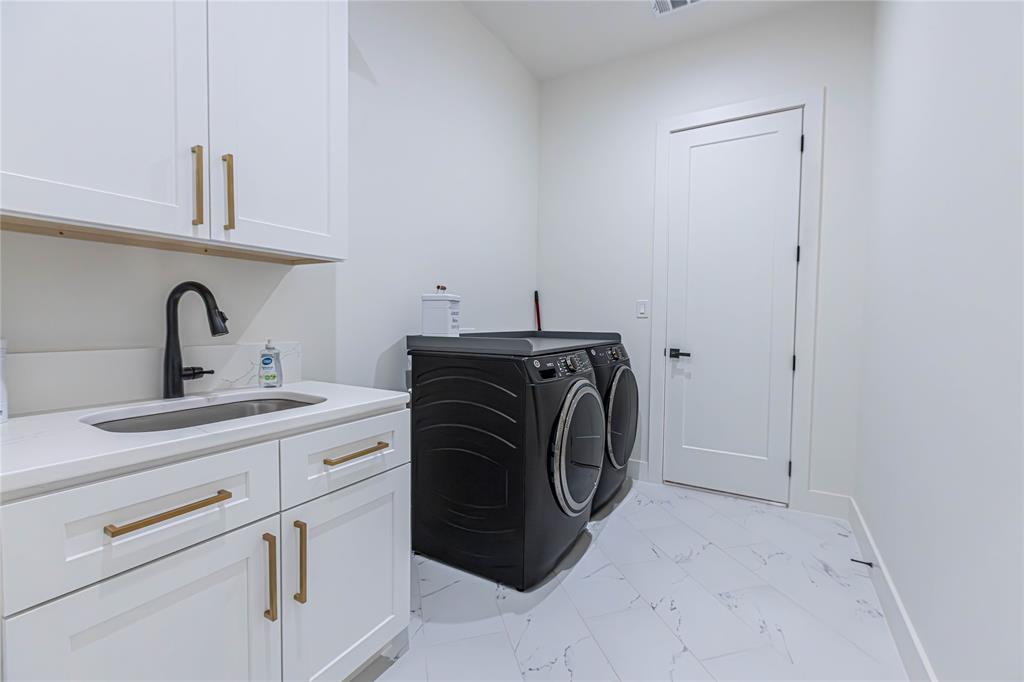 COUNTRY CLUB ESTATES III - Residential