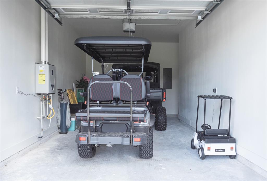 COUNTRY CLUB ESTATES III - Residential