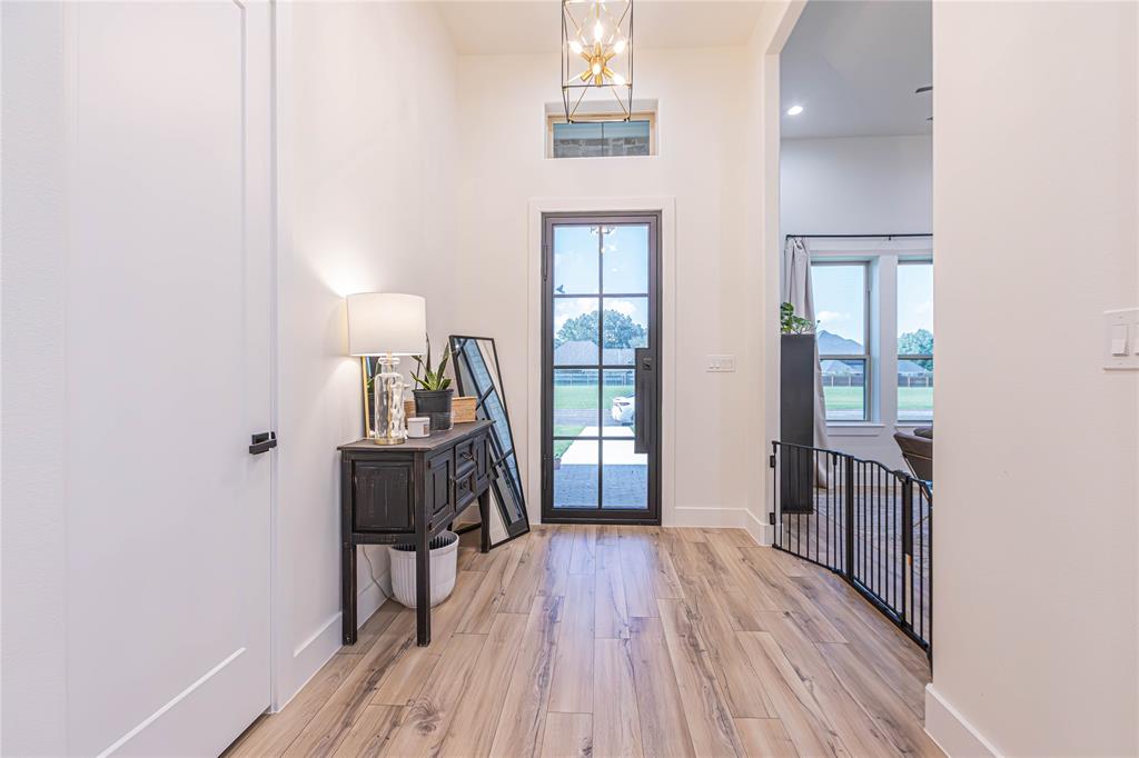 COUNTRY CLUB ESTATES III - Residential