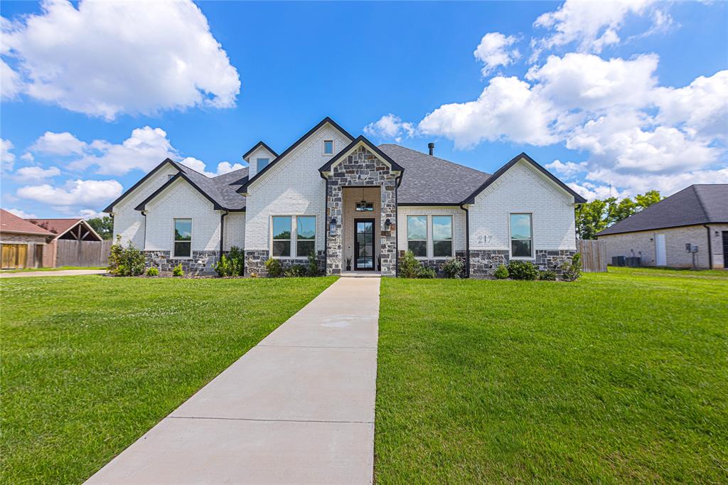 COUNTRY CLUB ESTATES III - Residential