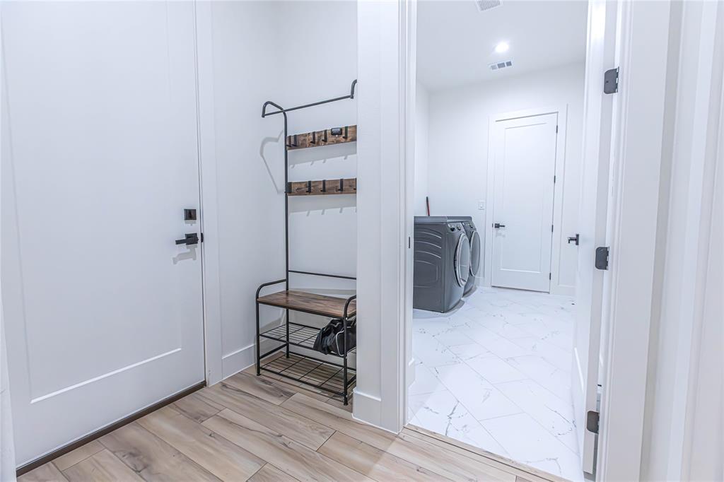 COUNTRY CLUB ESTATES III - Residential