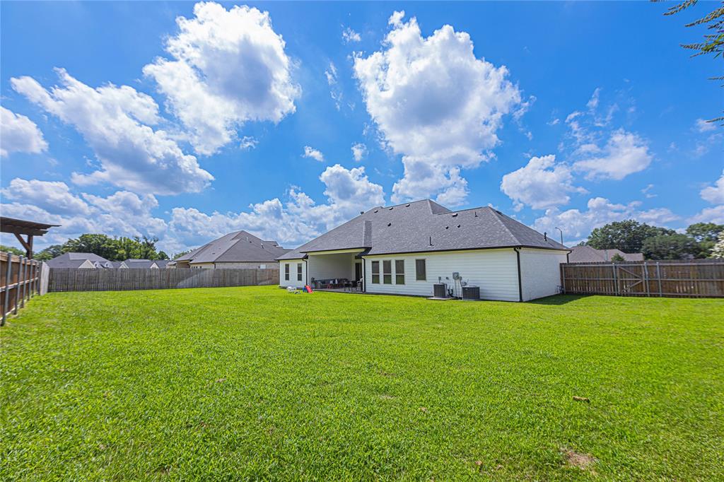 COUNTRY CLUB ESTATES III - Residential