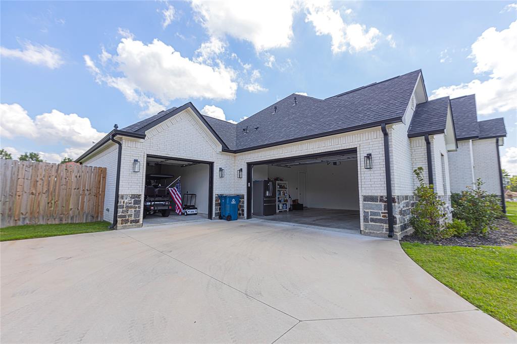 COUNTRY CLUB ESTATES III - Residential