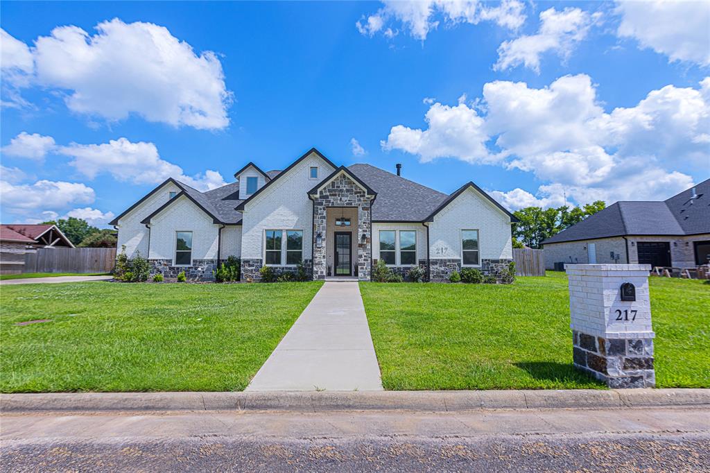 COUNTRY CLUB ESTATES III - Residential