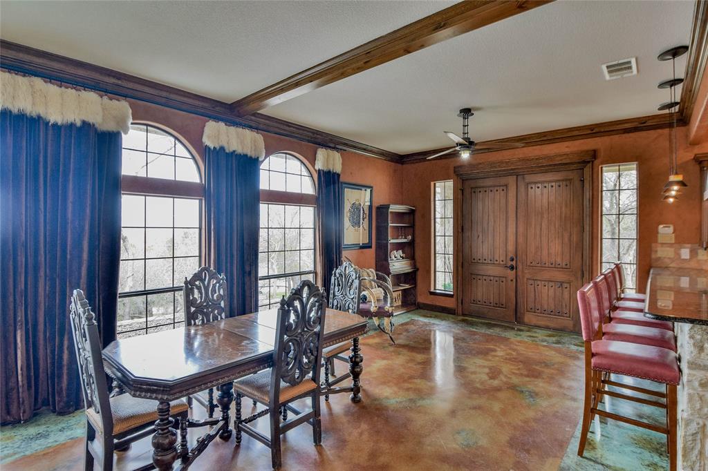 1501 S Chisholm Trail