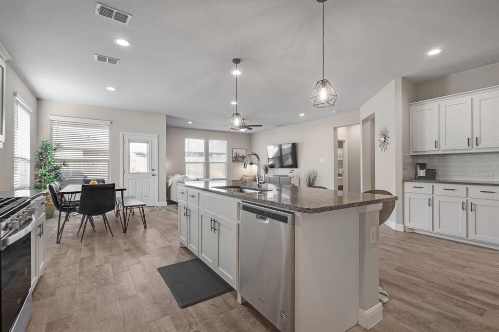 TRAILS OF ELIZABETH CREEK - Residential