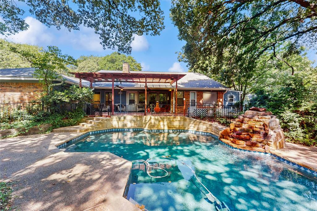917 Hillside Drive