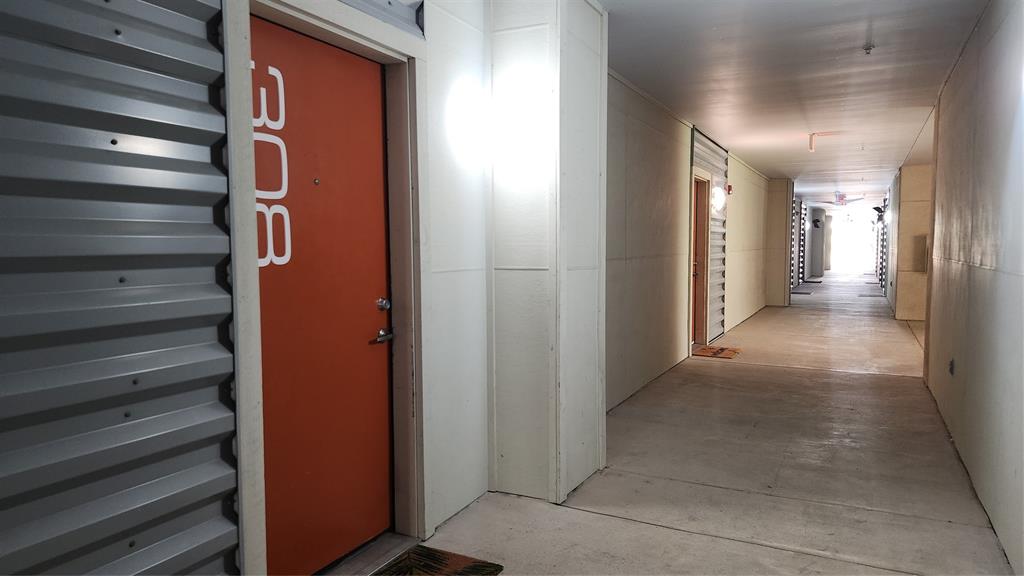 Buzz Condo - Residential Lease