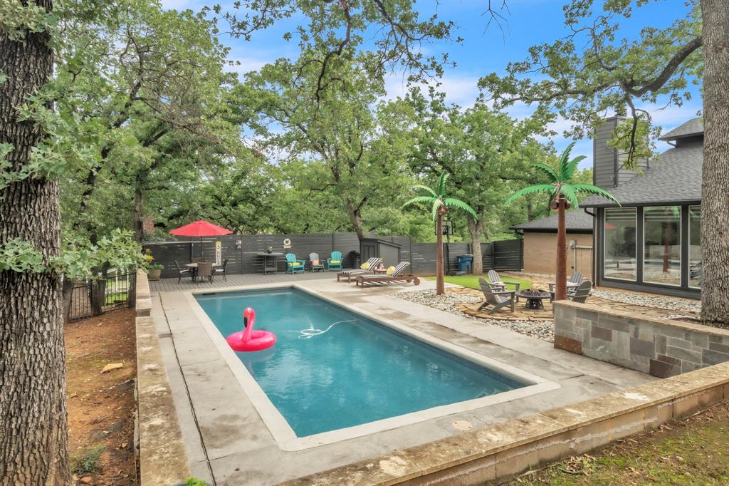 900 E Pioneer Circle