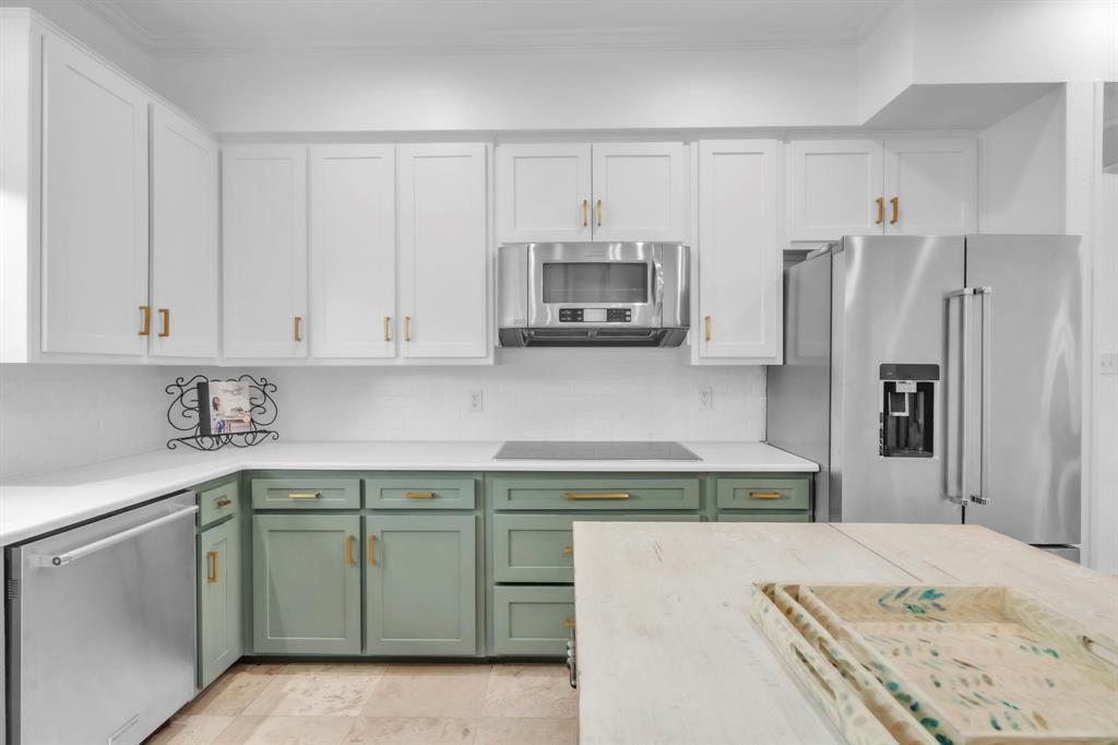 900 E Pioneer Circle