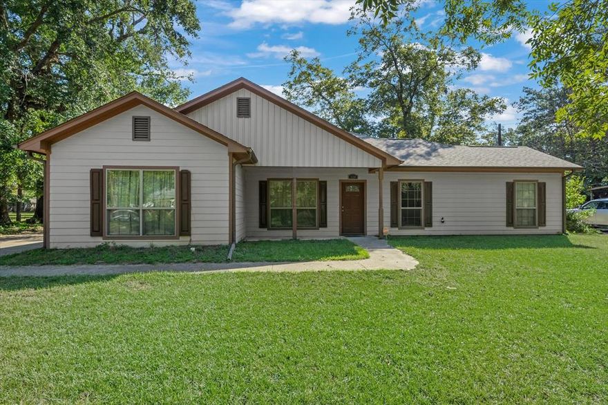 Welcome home to this well-kept 3-bedroom, 2-bath home in the heart of Tyler, just a short walk from the famous Tyler Rose Garden. Built in 2011 and owned by the same family since day one, this home has been cared for with pride.

Inside, you’ll find a spacious open layout with tall ceilings, and an inviting kitchen with extra tall cabinets and plenty of storage. The split bedroom design gives everyone their own space, and the primary suite features a roomy bathroom and walk-in closet.

Sitting on almost a half-acre lot, there’s plenty of space to stretch out, garden, or host weekend get-togethers. All financing types welcome. This one is move-in ready and waiting for its next family.