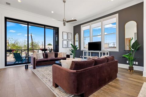 203 Carroll Street Fort Worth TX 76107