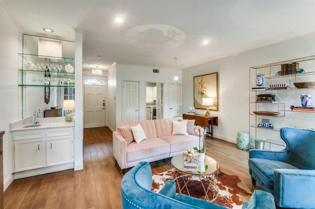 3918 Holland Avenue 110