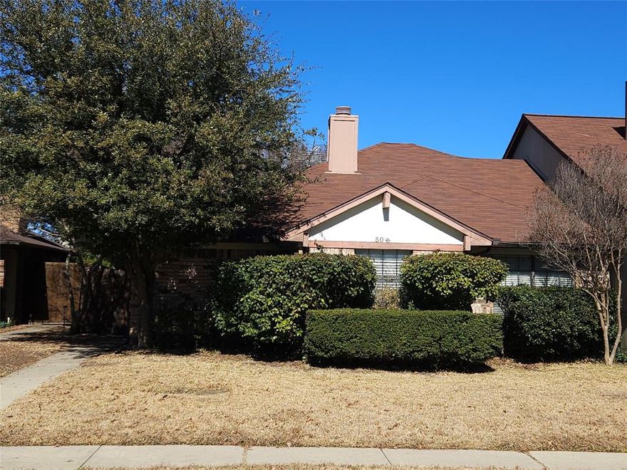 Nice duplex in Coppell School District. Close to Andy Brown Park and Rec Center.
It has been leased and needs attention.