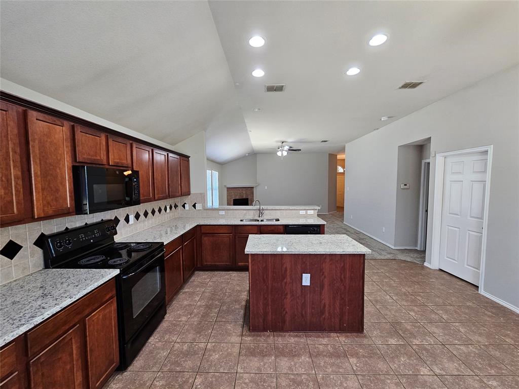 Mira Lagos F 1a - Residential Lease