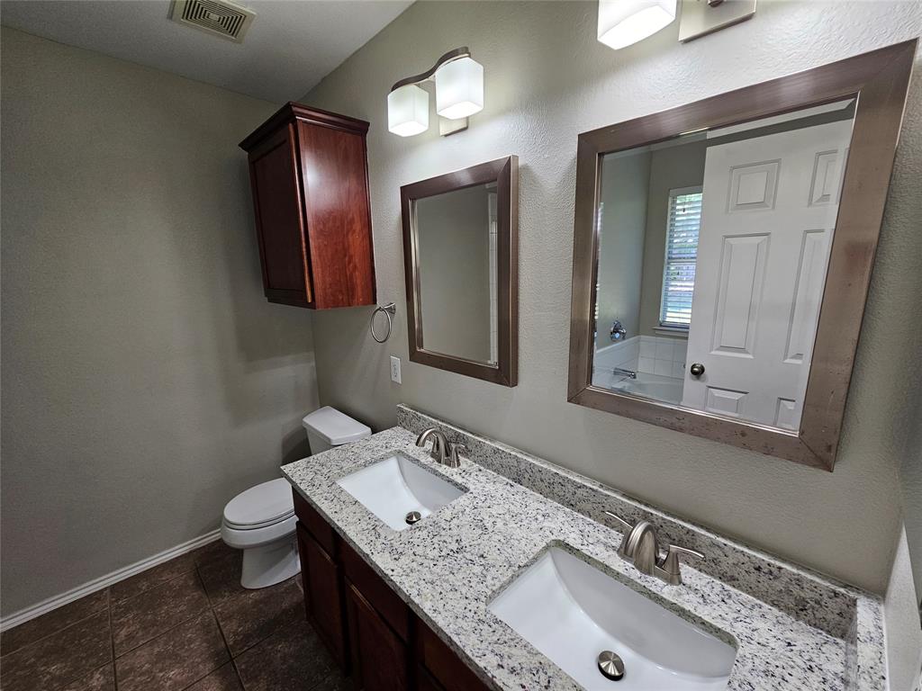 Mira Lagos F 1a - Residential Lease