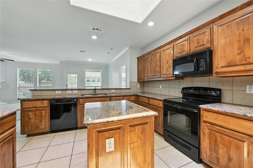 Denton, Texas 76226, United States, 3 Bedrooms Bedrooms, ,2 BathroomsBathrooms,Residential,Active,164752