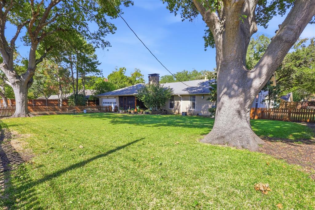 7806 Woodstone Lane