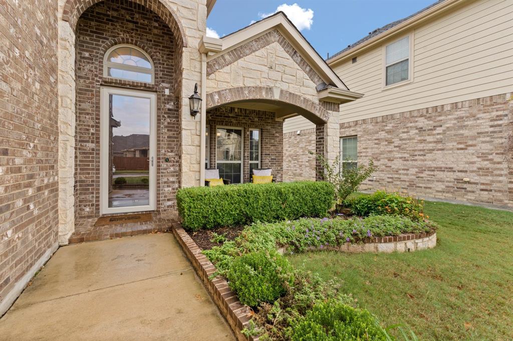 1612 Scarlet Crown Drive
