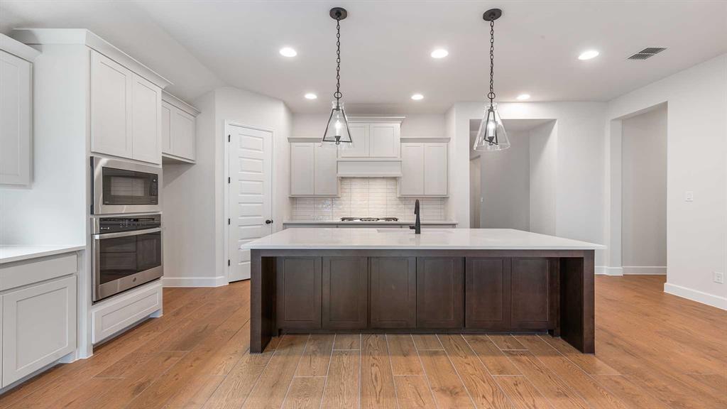 2832 Buckinghom Lane