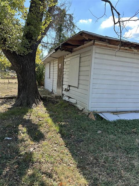 2435 Iroquois Street Dallas TX 75212