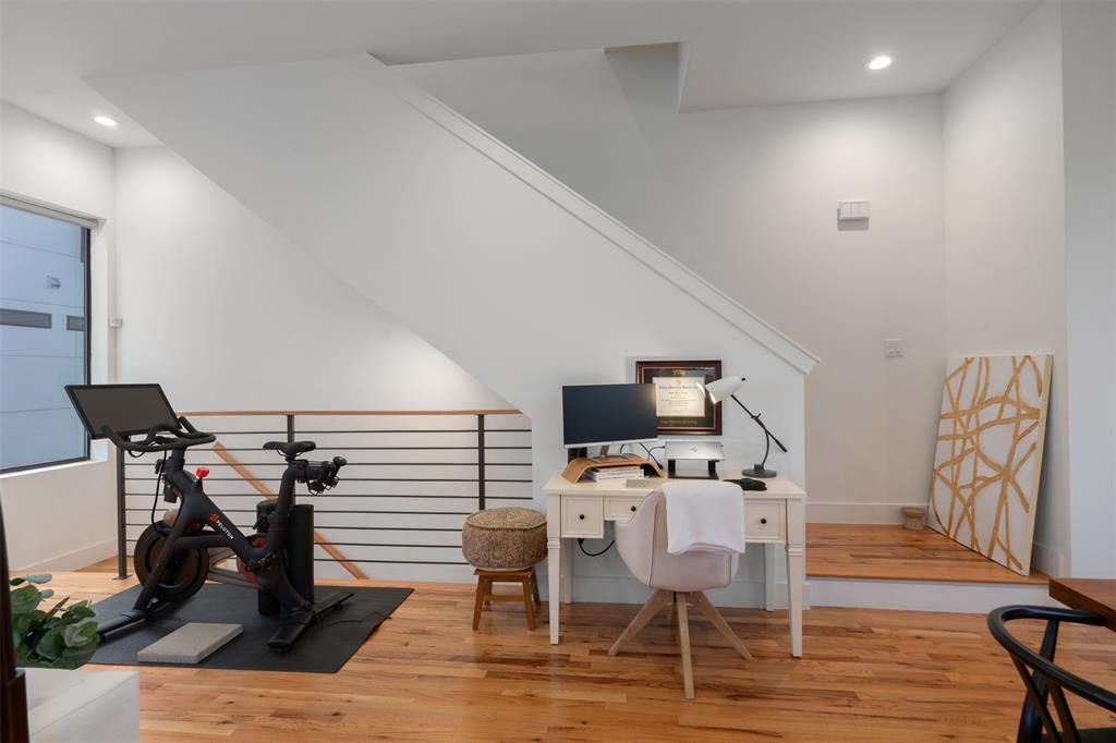 5912 Lindell Condo - Residential