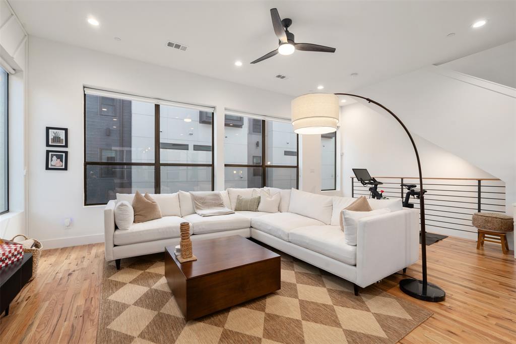 5912 Lindell Avenue 101