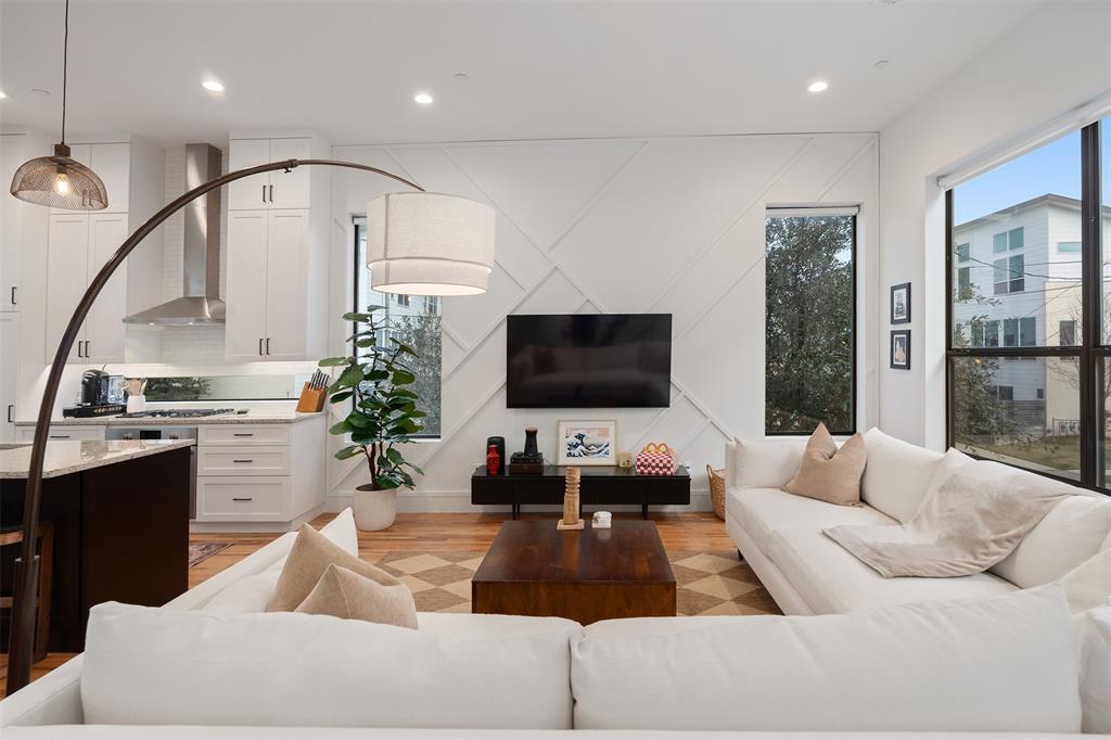 5912 Lindell Avenue 101