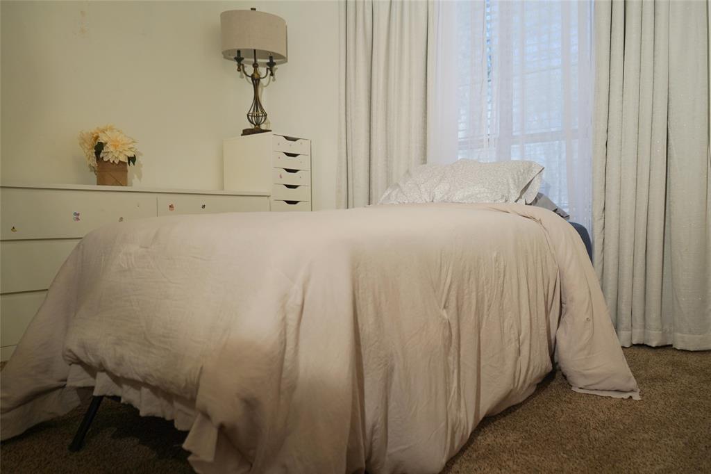 R1125 - HOLLY RIDGE ESTATES - Residential