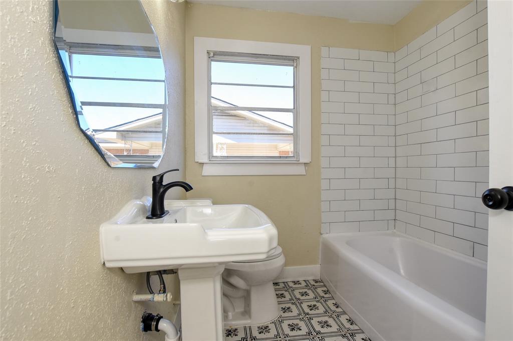 Bossier City, Louisiana 71111, United States, 3 Bedrooms Bedrooms, ,1 BathroomBathrooms,Residential,Pending,26394