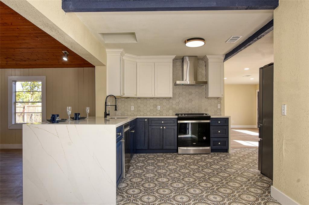 Bossier City, Louisiana 71111, United States, 3 Bedrooms Bedrooms, ,1 BathroomBathrooms,Residential,Pending,26394