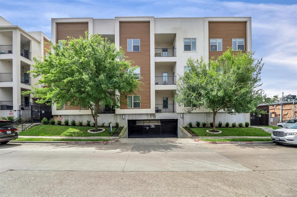 GREENWOOD FLATS CONDOMINIUMS - Residential