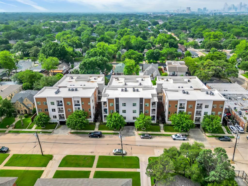 GREENWOOD FLATS CONDOMINIUMS - Residential
