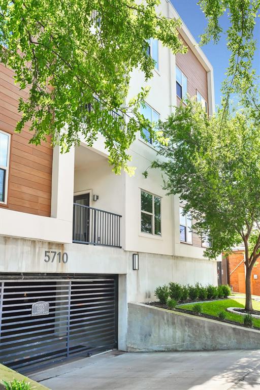 GREENWOOD FLATS CONDOMINIUMS - Residential