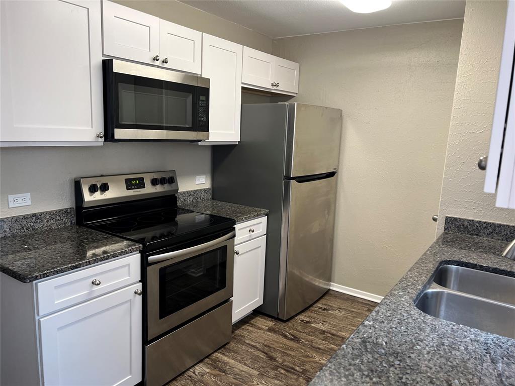 208 Samuel Boulevard 2-N