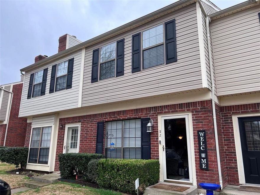 Fully remodeled and spacious 1,271 SF condo featuring an open, inviting layout with a cozy wood-burning fireplace, luxury vinyl wood-look flooring, granite countertops, stainless steel appliances, white cabinetry, updated lighting. The home offers two large bedrooms, each with a private en-suite bath, plus a convenient half bath downstairs, dining area, and a private fenced patio with storage. Located just steps from the community pool and greenbelt. Prime location near Andy Brown Park, CORE Recreation Center, library, trails, dining, and shopping with easy access to major highways.
Leased through May 31, 2026. Seller offering carpet concession.