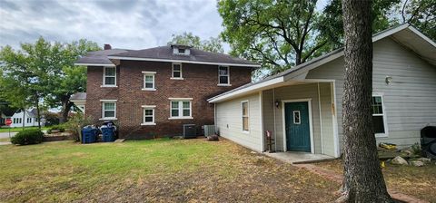 A home in Mexia